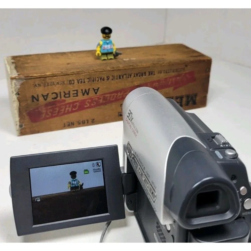 Samsung Camcorder SC-D363 Mini DV Silver 30x Optical Zoom Digital 1200X Working